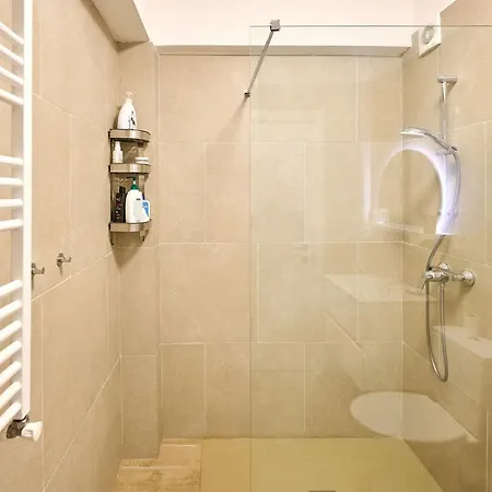 Infinity Breezes - Parking *