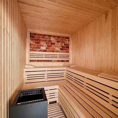 아파트 Infinity Breezes - Parking 마마이아