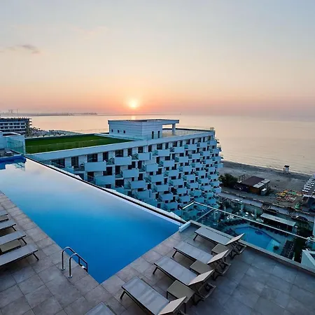 Infinity Breezes - Parking Apartment Mamaia