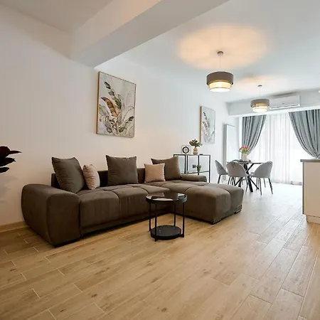Infinity Breezes - Parking Appartement Mamaia