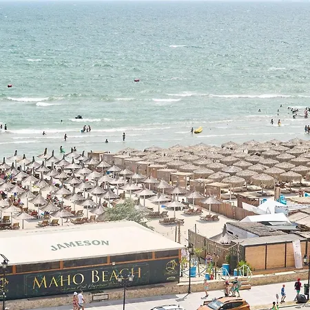 Infinity Breezes - Parking Apartment *