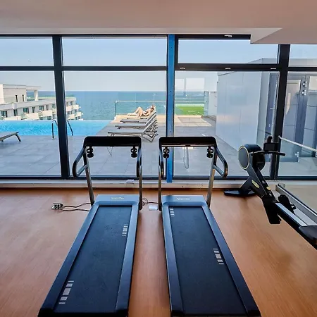 Infinity Breezes - Parking Apartment *